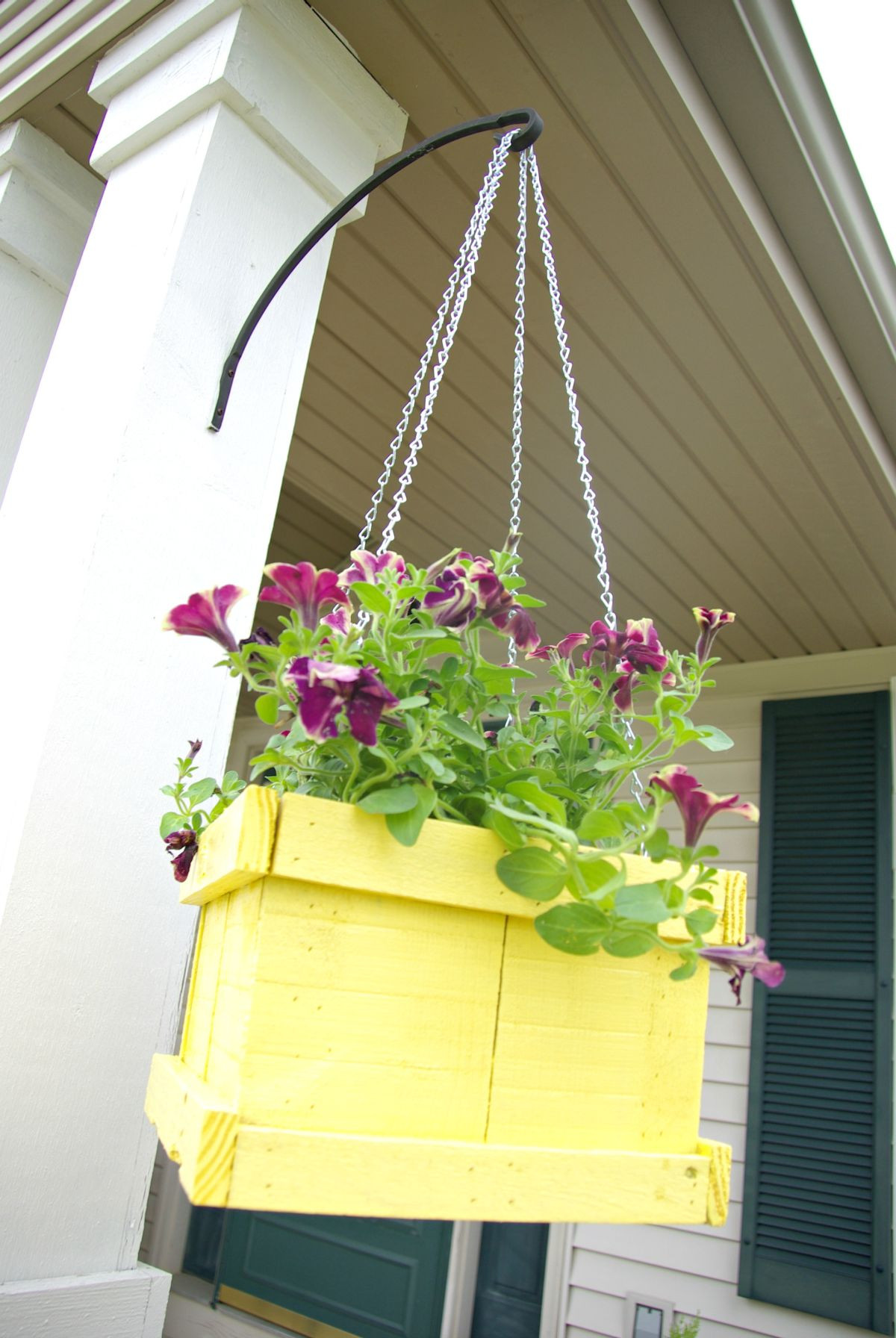 Best ideas about DIY Hanging Planters
. Save or Pin DIY Wood Pallet Hanging Planter Now.