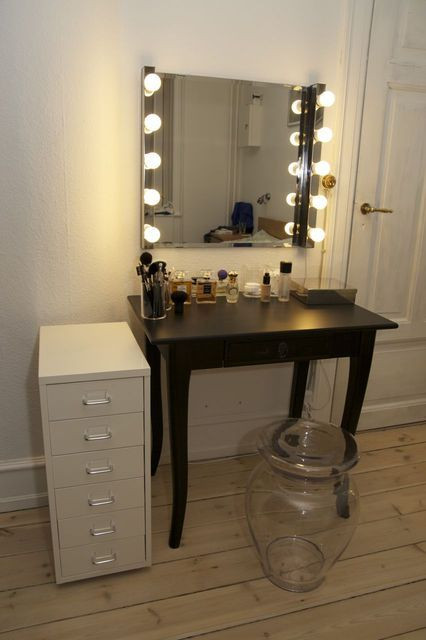 Best ideas about DIY Hollywood Mirror
. Save or Pin 25 best ideas about Cheap Makeup Vanity on Pinterest Now.