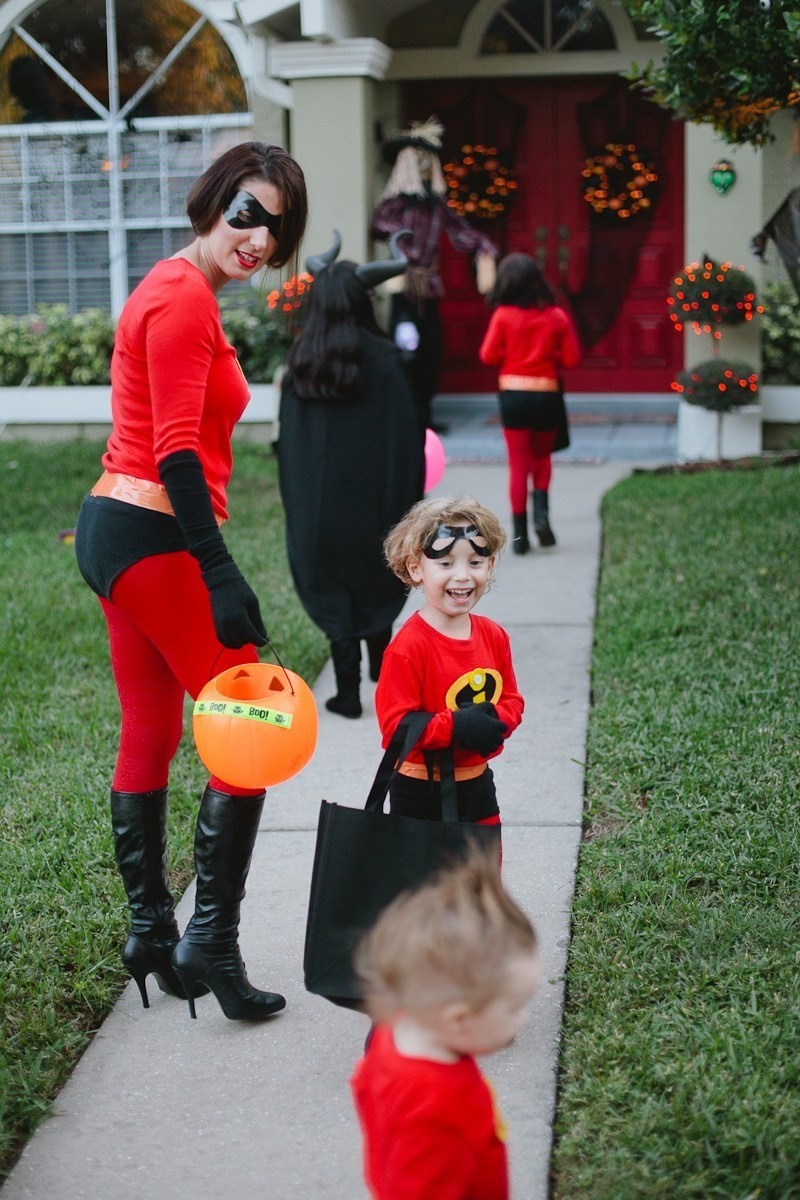 Best ideas about DIY Incredibles Costume
. Save or Pin Easy Incredibles Family Costume Life Now.