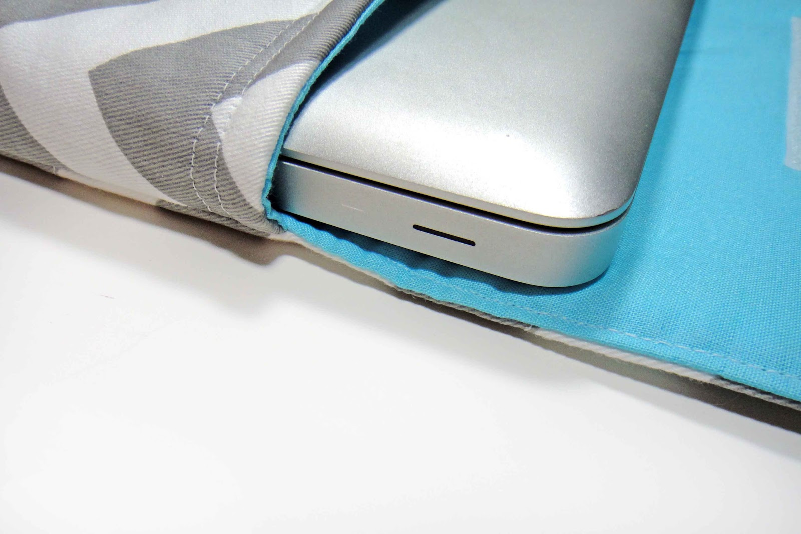 Best ideas about DIY Laptop Case
. Save or Pin The Gilded Hare diy laptop sleeve tutorial Now.