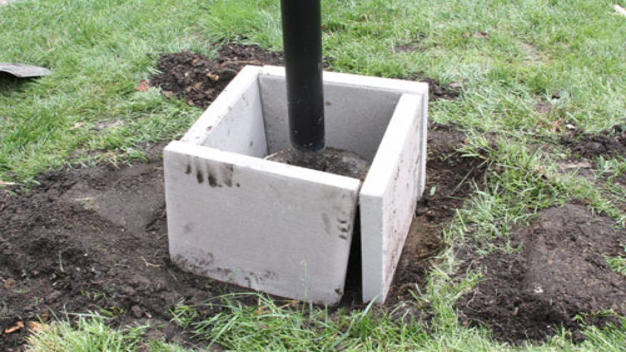 Best ideas about DIY Large Concrete Planters
. Save or Pin Concrete paver design large concrete planter molds diy Now.