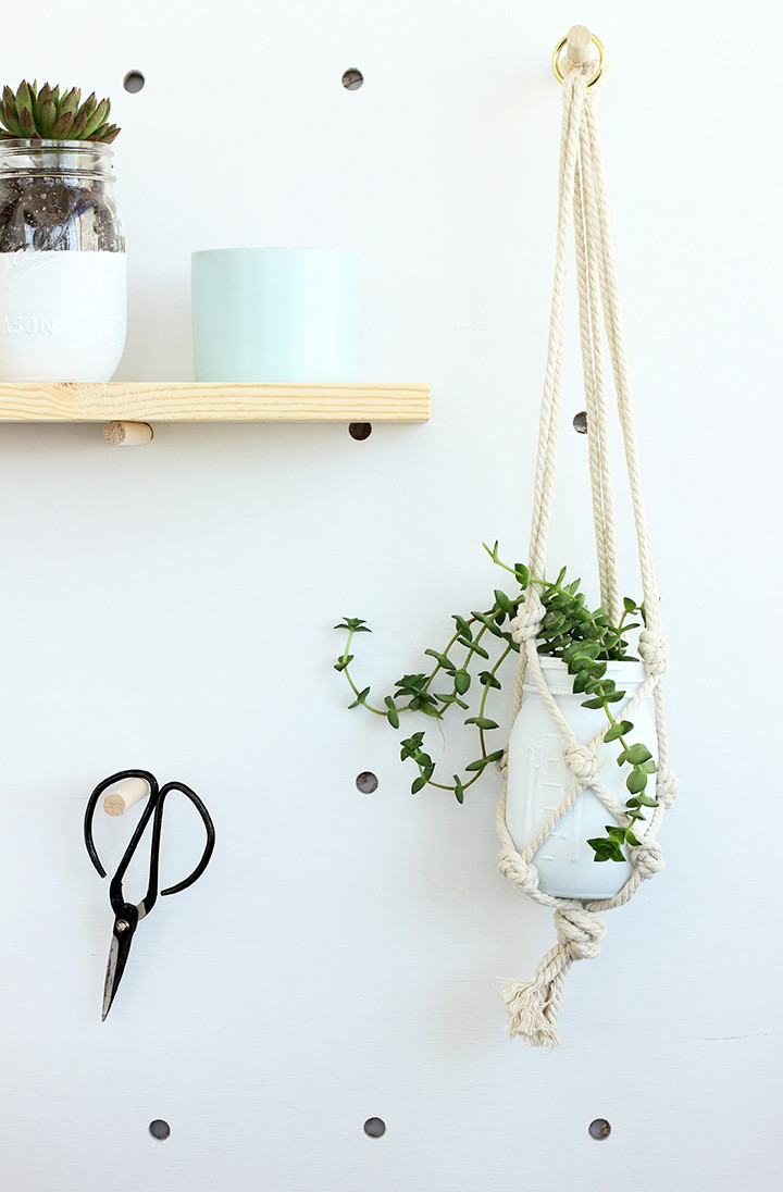 Best ideas about DIY Macrame Plant Hanger
. Save or Pin Alice and LoisDIY Easy Macrame Plant Hanger Alice and Lois Now.