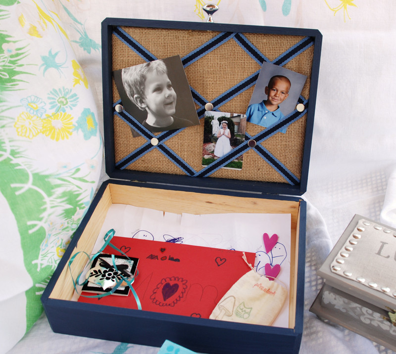 These are the BEST mothers day keepsake box. 
