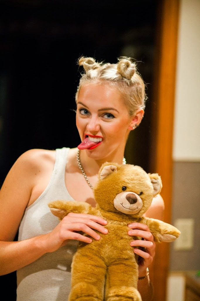Best ideas about DIY Miley Cyrus Costume
. Save or Pin Halloween Makeup Tutorials Costume Ideas and Party Now.