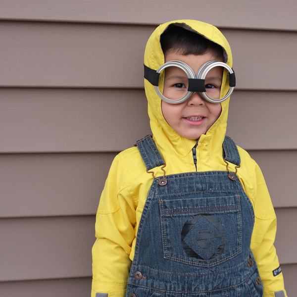 Best ideas about DIY Minion Costume Without Overalls
. Save or Pin DIY Halloween Costumes Minion and Peter Pan s Shadow Now.