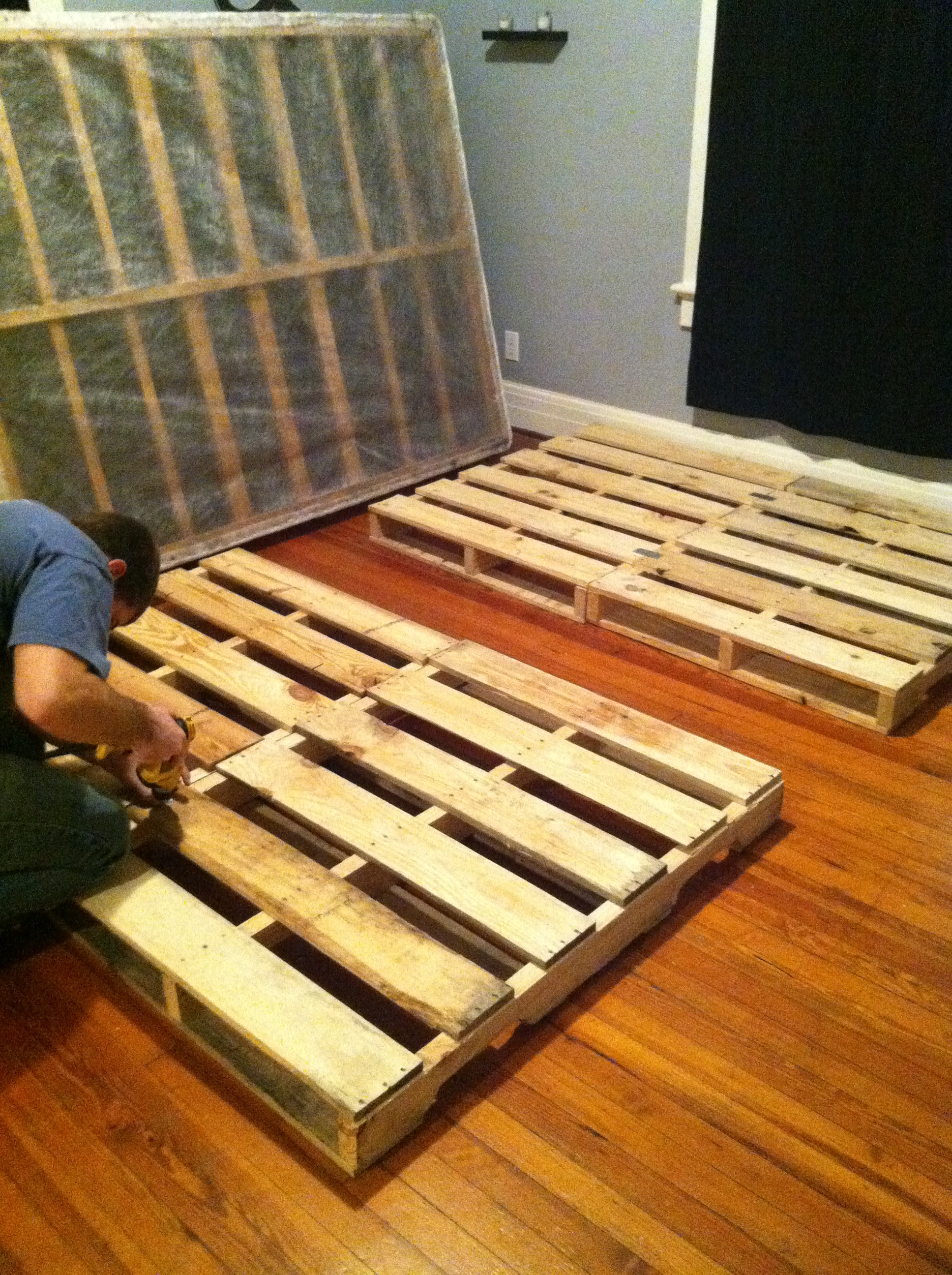 Best ideas about DIY Pallet Bed
. Save or Pin DIY Pallet Bed Now.