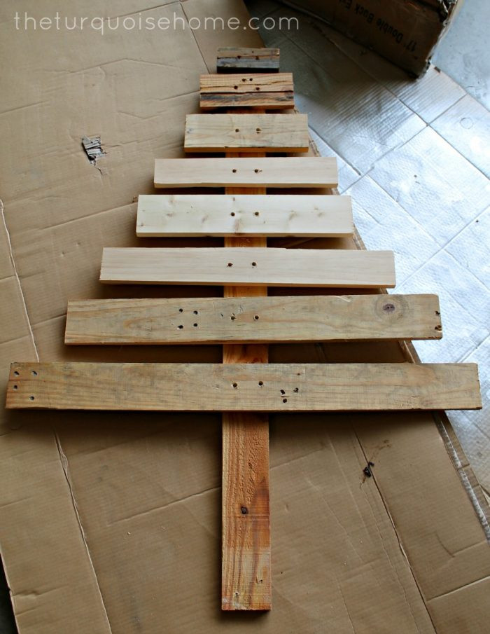 Best ideas about DIY Pallet Christmas Tree
. Save or Pin DIY Pallet Christmas Tree Easy last minute Christmas craft Now.