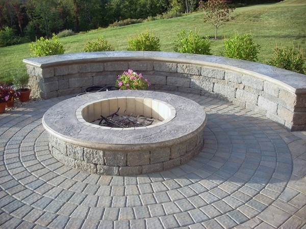 Best ideas about DIY Paver Fire Pit
. Save or Pin Cinder block fire pit – DIY fire pit ideas for your backyard Now.