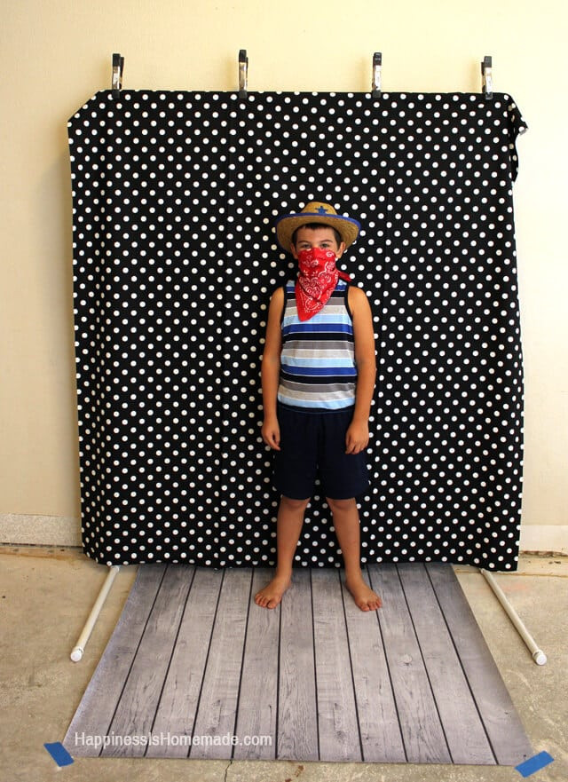 Best ideas about DIY Photo Backdrop
. Save or Pin DIY Booth Backdrop Frame for around $10 Now.