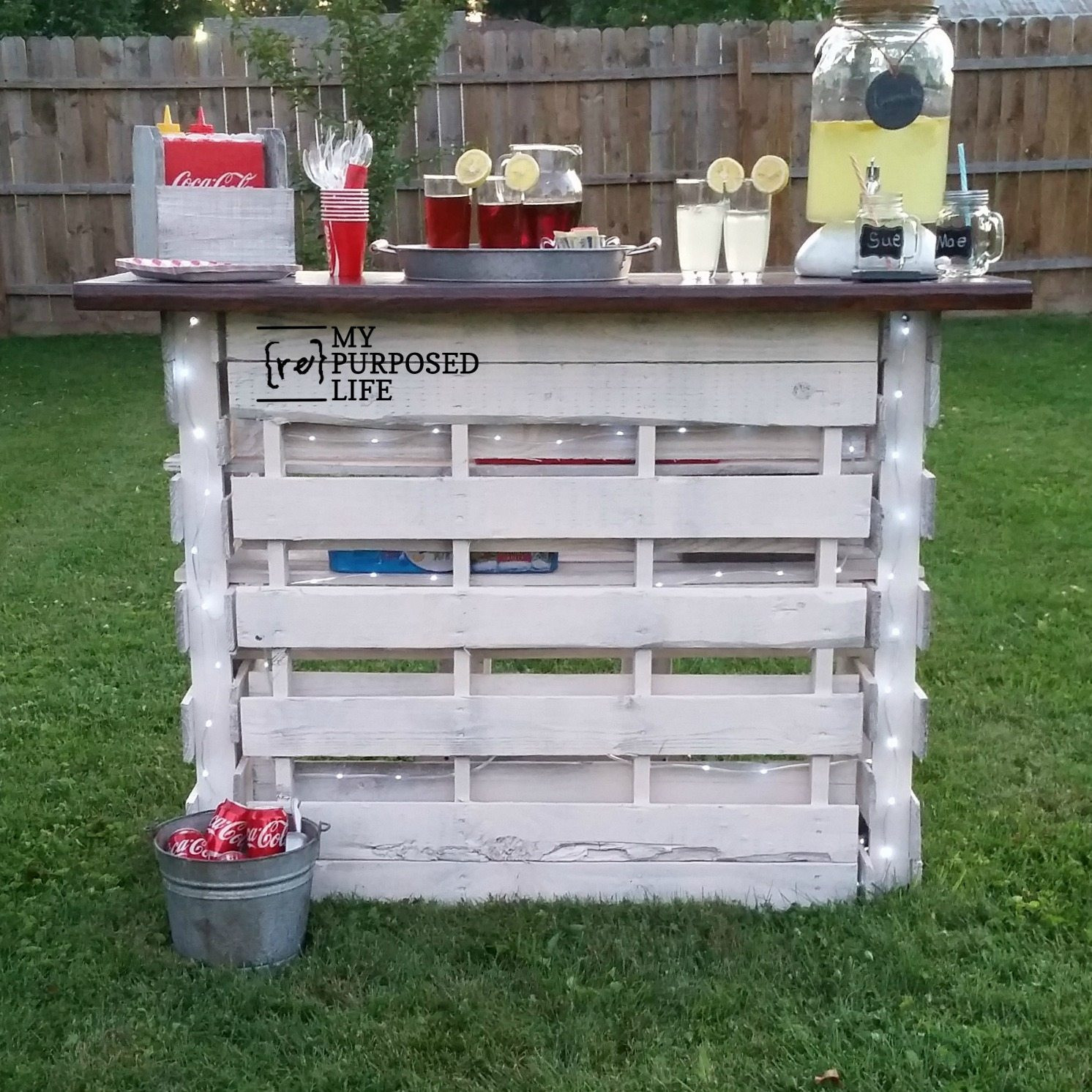 Best ideas about DIY Portable Bar
. Save or Pin Portable Folding DIY Pallet Bar great for weddings Now.