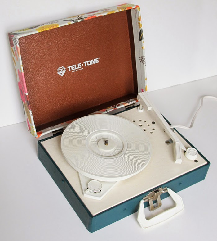 Best ideas about DIY Record Player
. Save or Pin DIY Cover A Vintage Turntable Now.