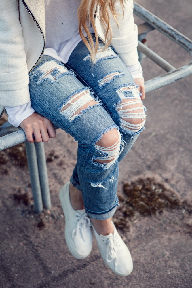 Best ideas about DIY Ripped Jeans
. Save or Pin Martina M DIY Shredded jeans Now.
