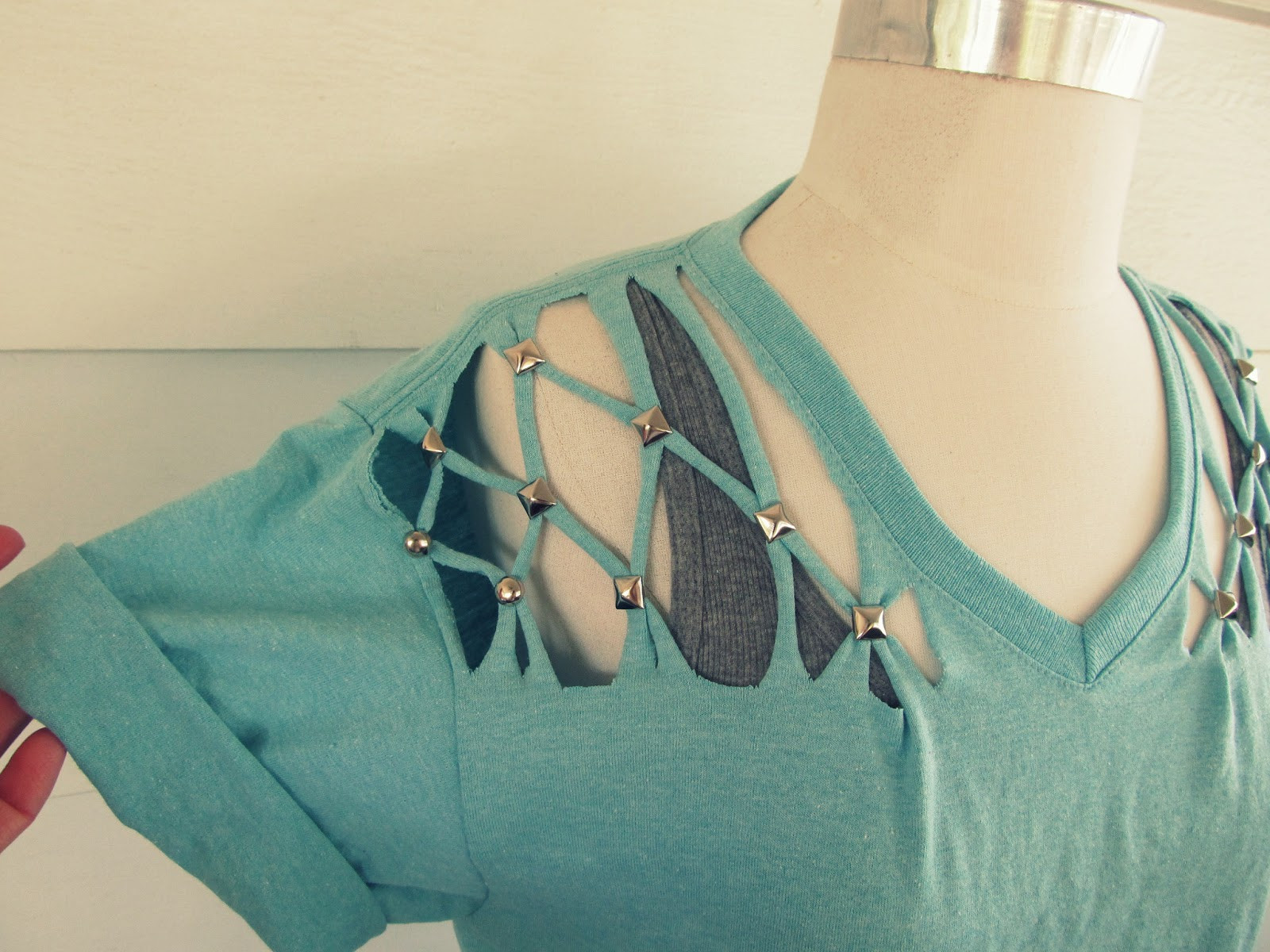 Best ideas about DIY Shirt Cutting
. Save or Pin WobiSobi No Sew Lattice Stud T shirt DIY Now.