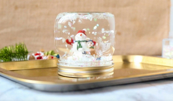 Best ideas about DIY Snow Globe With Photo
. Save or Pin DIY Snow Globes with Video ⋆ Sugar Spice and Glitter Now.