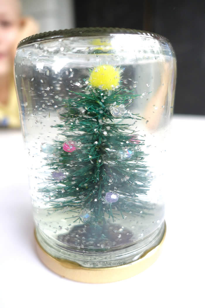 Best ideas about DIY Snow Globe With Photo
. Save or Pin DIY SNOW GLOBE Homemade and Unique Now.