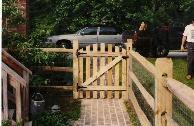 Best ideas about DIY Split Rail Fence
. Save or Pin How To Build A Simple Gate With Chicken Wire WoodWorking Now.