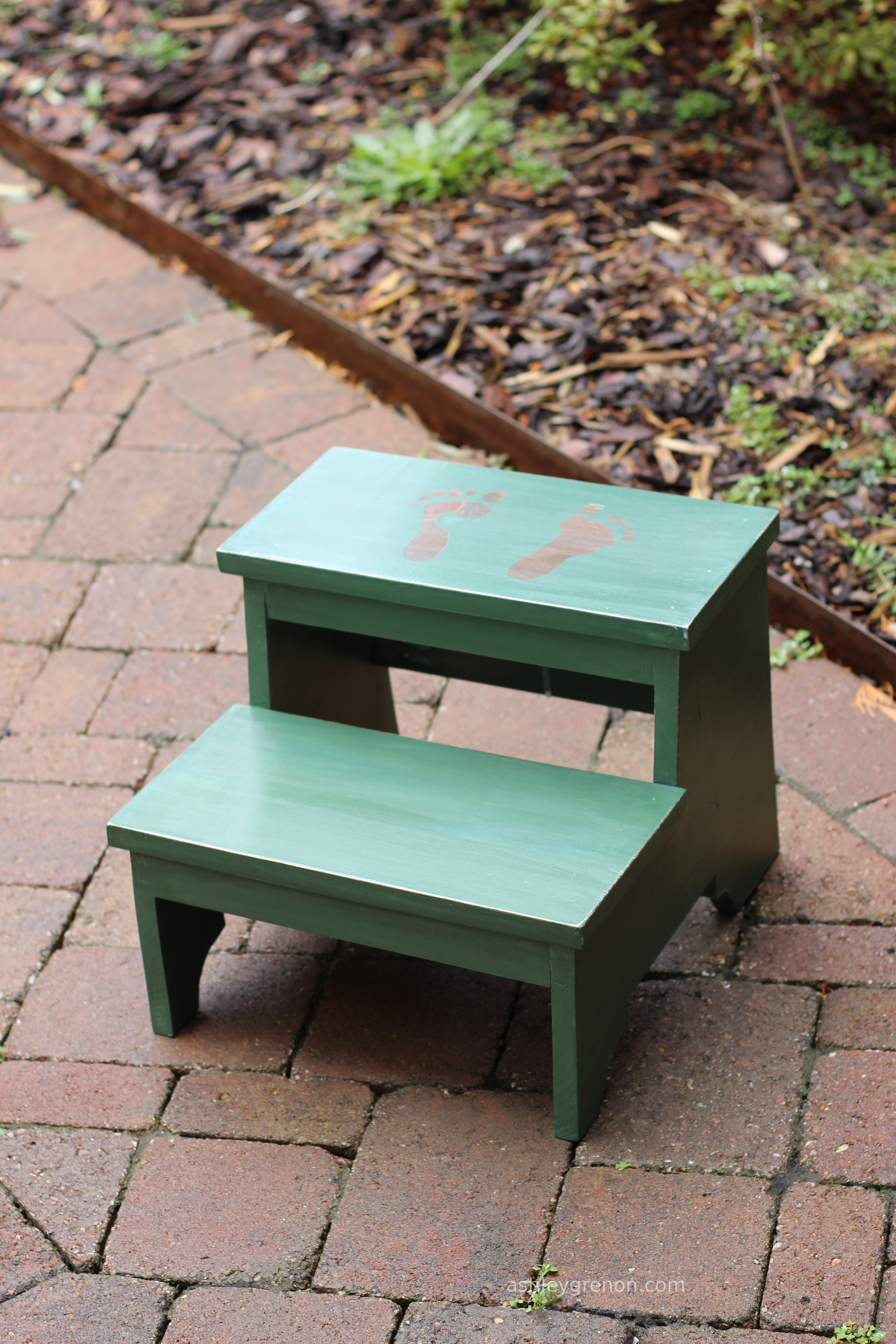 Best ideas about DIY Step Stool
. Save or Pin DIY Vintage Step Stool Plans by Ana White Handmade Now.