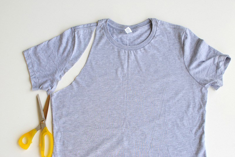 Best ideas about DIY T Shirt Alignment Tool
. Save or Pin DIY T Shirt to Long Sleeve Raglan Stitching Sewcial Now.