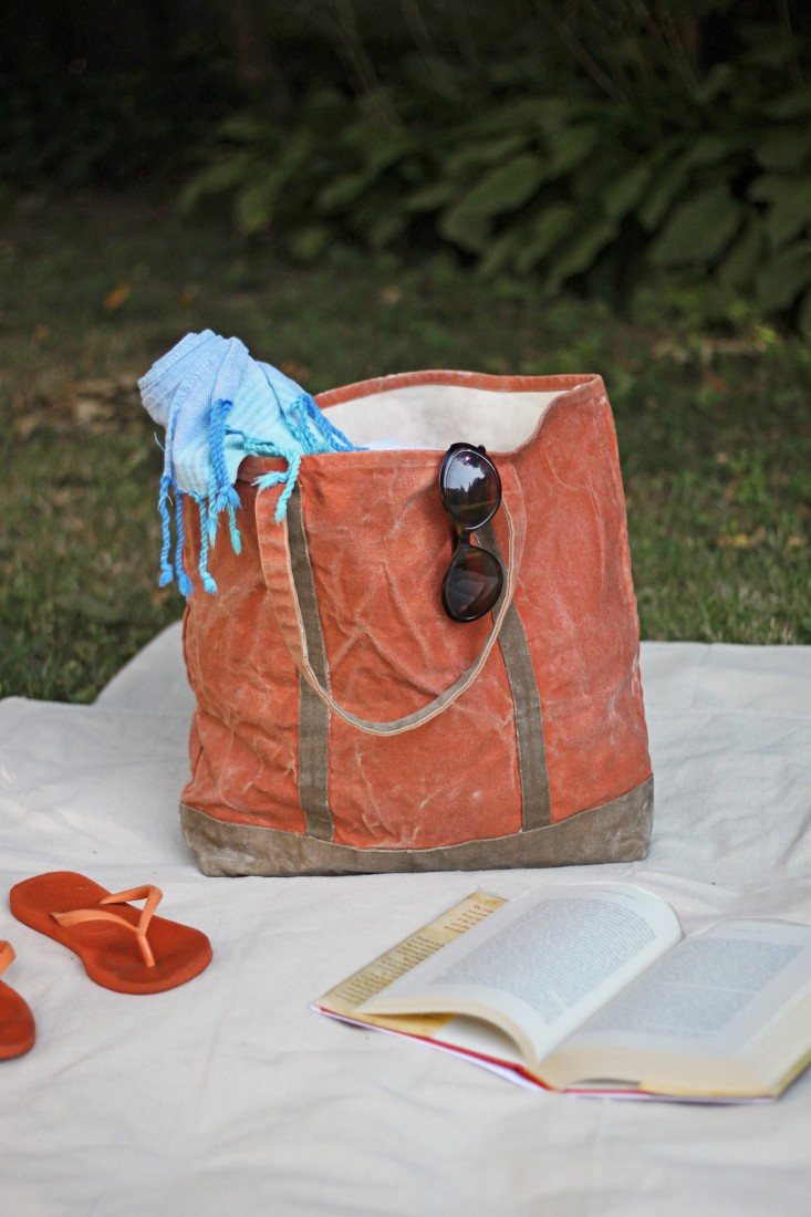 Best ideas about DIY Waxed Canvas
. Save or Pin DIY A $15 Waxed Canvas Tote Gardenista Now.