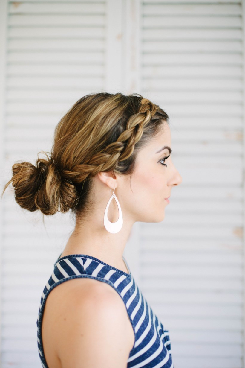 Best ideas about Easy Mom Hairstyles
. Save or Pin Beauty 3 Easy Hairstyles for Moms Lauren McBride Now.