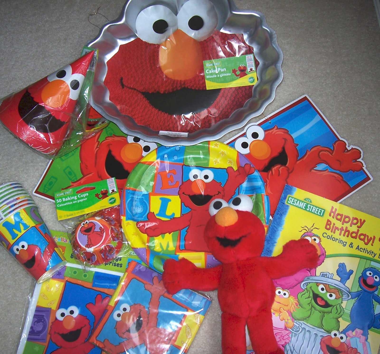 Best ideas about Elmo Birthday Party Ideas 2 Year Old
. Save or Pin 2 Year Old Birthday Party Planning Elmo’s World – Mommy Lolo Now.