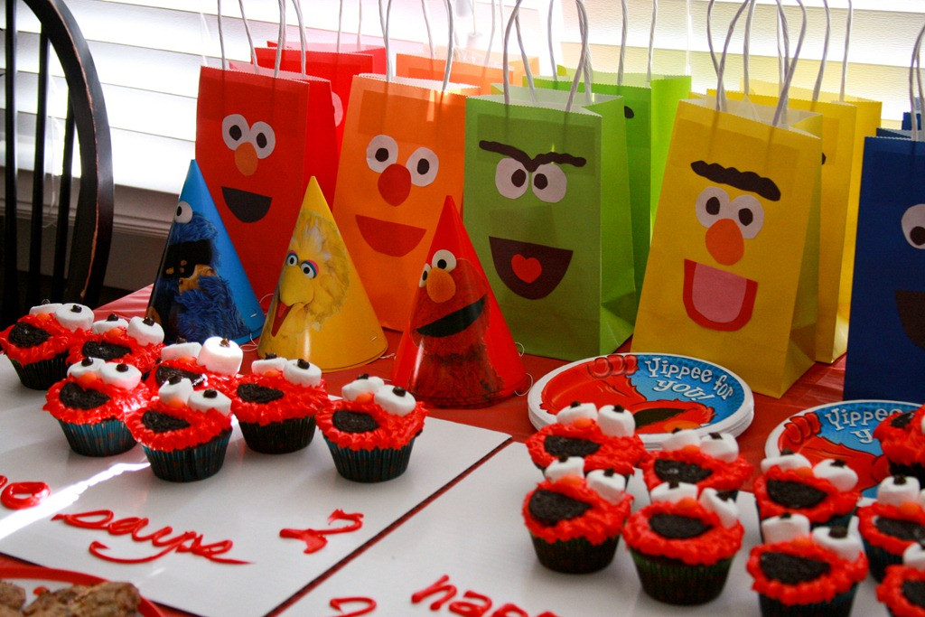 Best ideas about Elmo Birthday Party Ideas 2 Year Old
. Save or Pin Two Year Old Elmo Birthday Party Now.