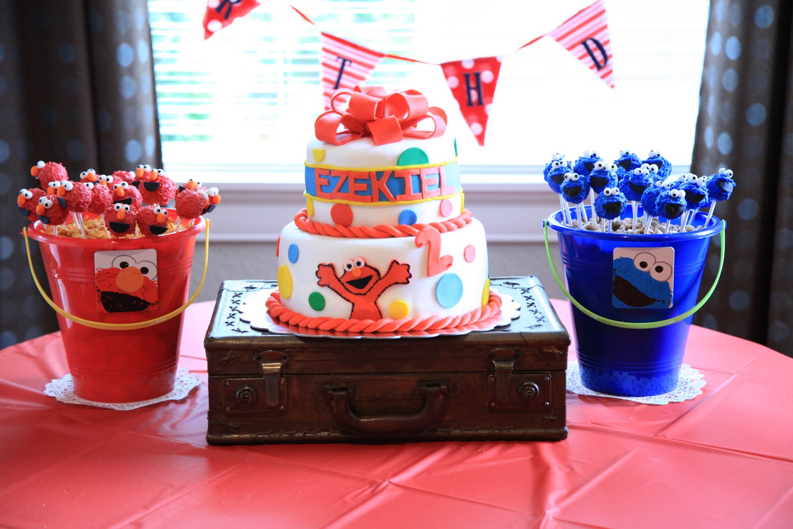 Best ideas about Elmo Birthday Party Supplies
. Save or Pin vintage pretty Elmo Birthday Party Now.