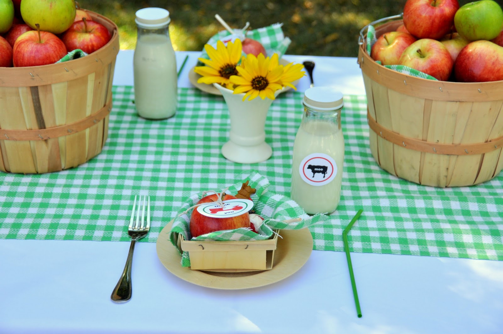 Best ideas about Farm Birthday Party
. Save or Pin Aesthetic Nest Party Modern Farm Birthday for Scarlett Now.