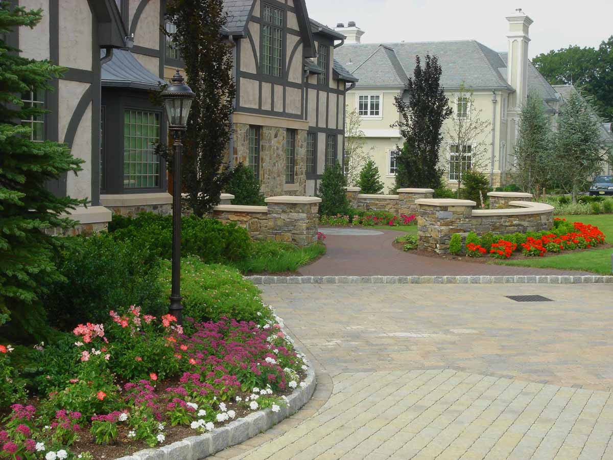 Best ideas about Front Yard Landscape
. Save or Pin 31 Amazing Front Yard Landscaping Designs and Ideas Now.