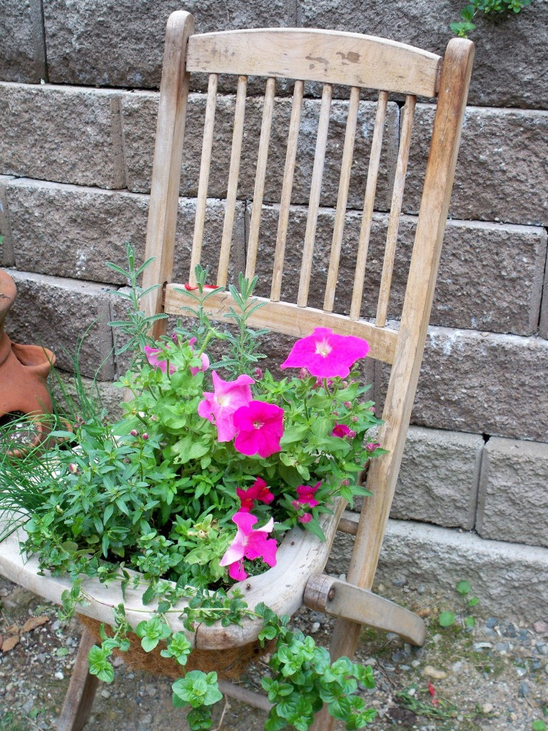 Best ideas about Garden Planter Ideas
. Save or Pin 10 Herb Garden Planter Ideas Now.