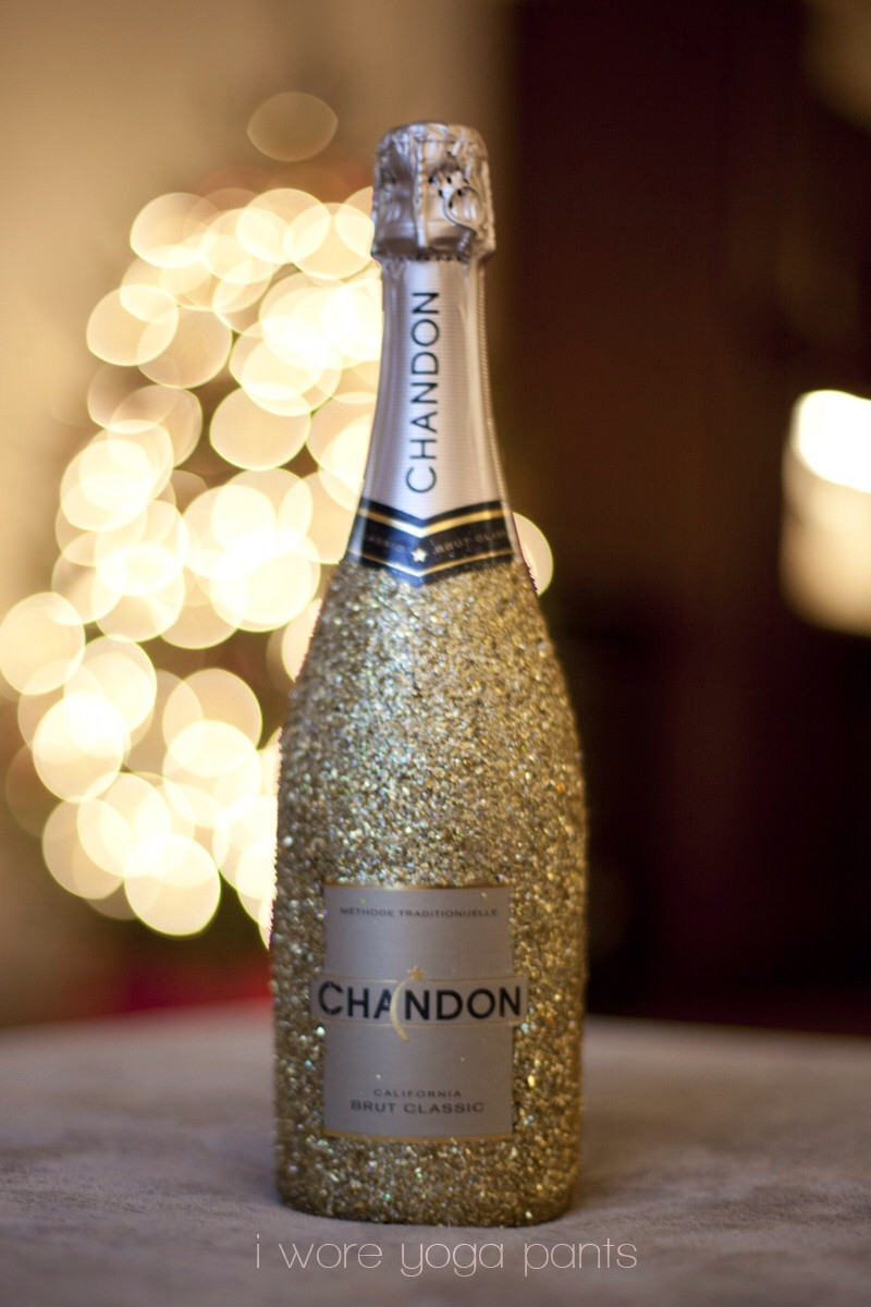 Best ideas about Glitter Bottle DIY
. Save or Pin DIY Glitter Glass wine Bottle Perfect For Gifts Now.