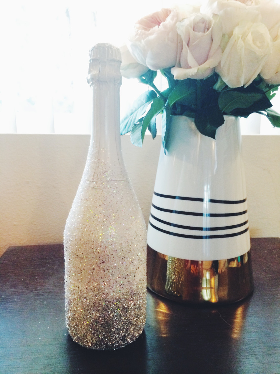 Best ideas about Glitter Bottle DIY
. Save or Pin DIY Glitter Ombre Champagne Bottle Now.