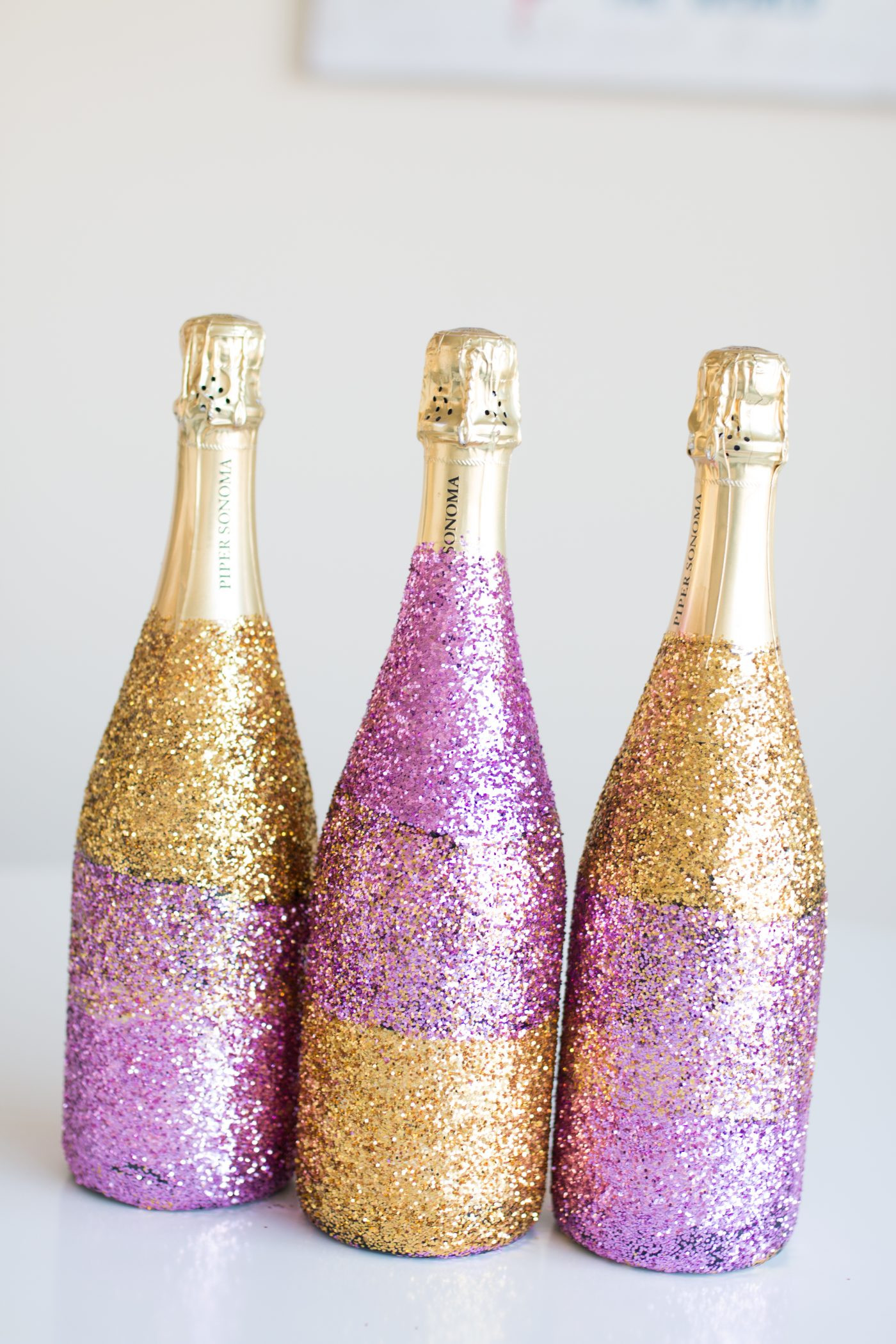 Best ideas about Glitter Bottle DIY
. Save or Pin DIY Glitter Ombré Champagne Bottle Now.