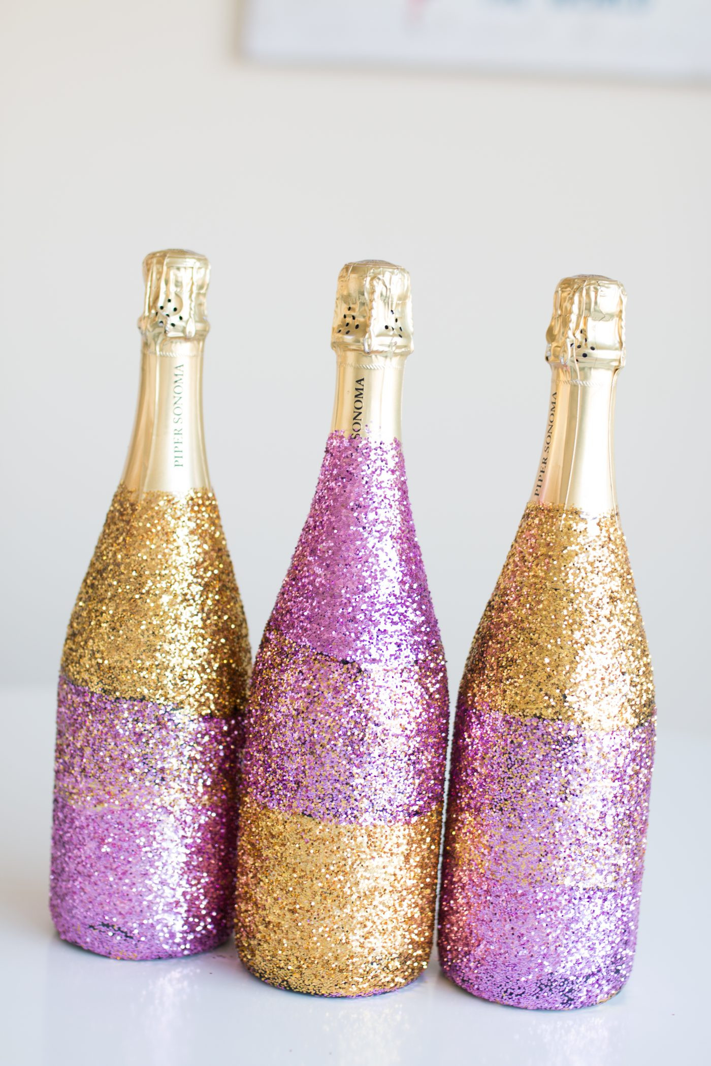 Best ideas about Glitter Wine Bottles DIY
. Save or Pin DIY Glitter Ombré Champagne Bottle Now.