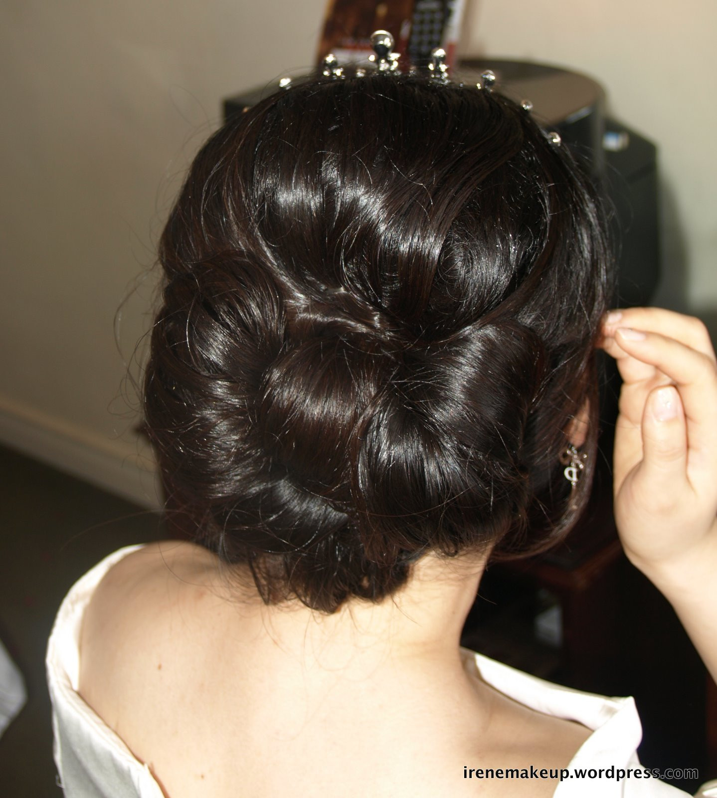 Best ideas about Hairstyle Updos
. Save or Pin Chinese Bridal Hairstyles Classic Sleek updo 新娘盘头发型 Now.