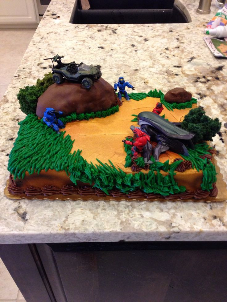 Best ideas about Halo Birthday Cake
. Save or Pin Halo themed cake w Mega Bloks Halo Art Now.