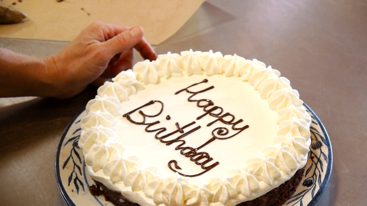 Best ideas about Happy Birthday Writing On Cake
. Save or Pin How Can I Write Happy Birthday A Cake Without Icing Now.