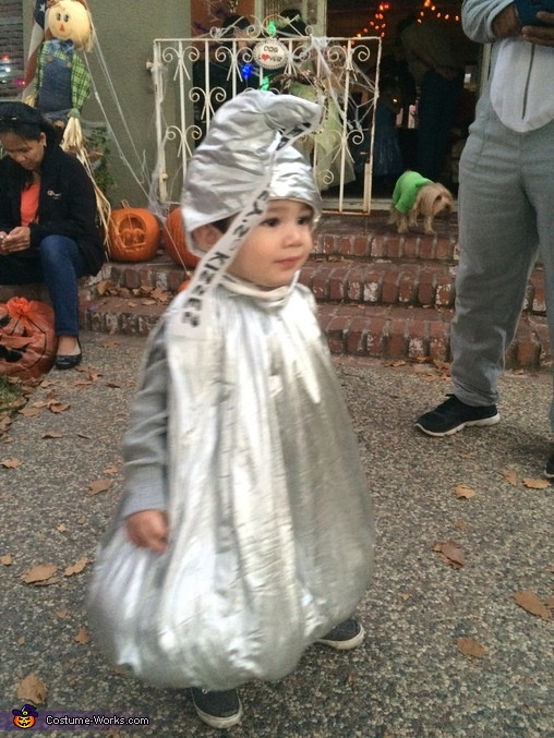Best ideas about Hershey Kiss Costume DIY
. Save or Pin Hershey Kiss Baby Halloween Costume Now.