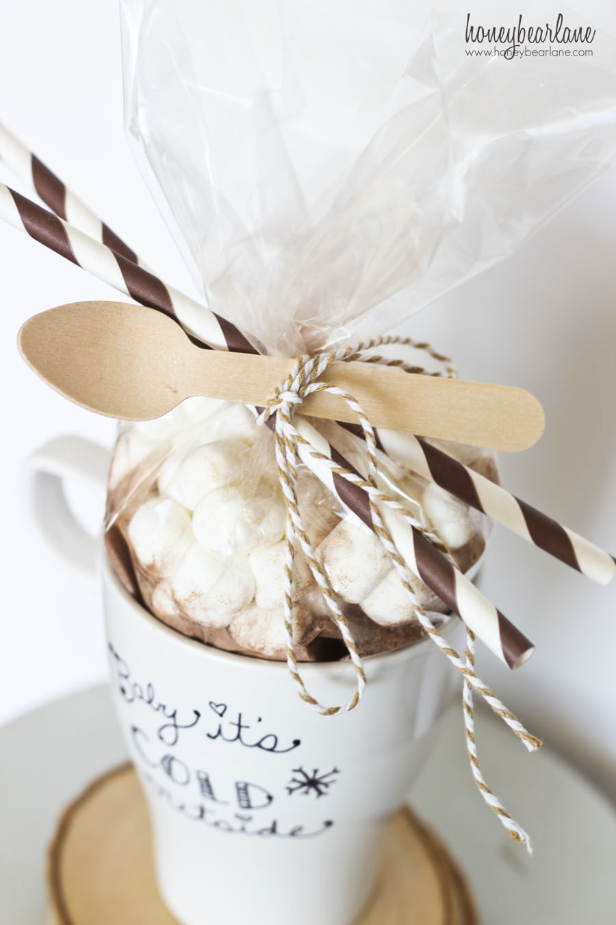 Best ideas about Hot Chocolate Gift Ideas
. Save or Pin 5 Minute Hot Chocolate Gift HoneyBear Lane Now.