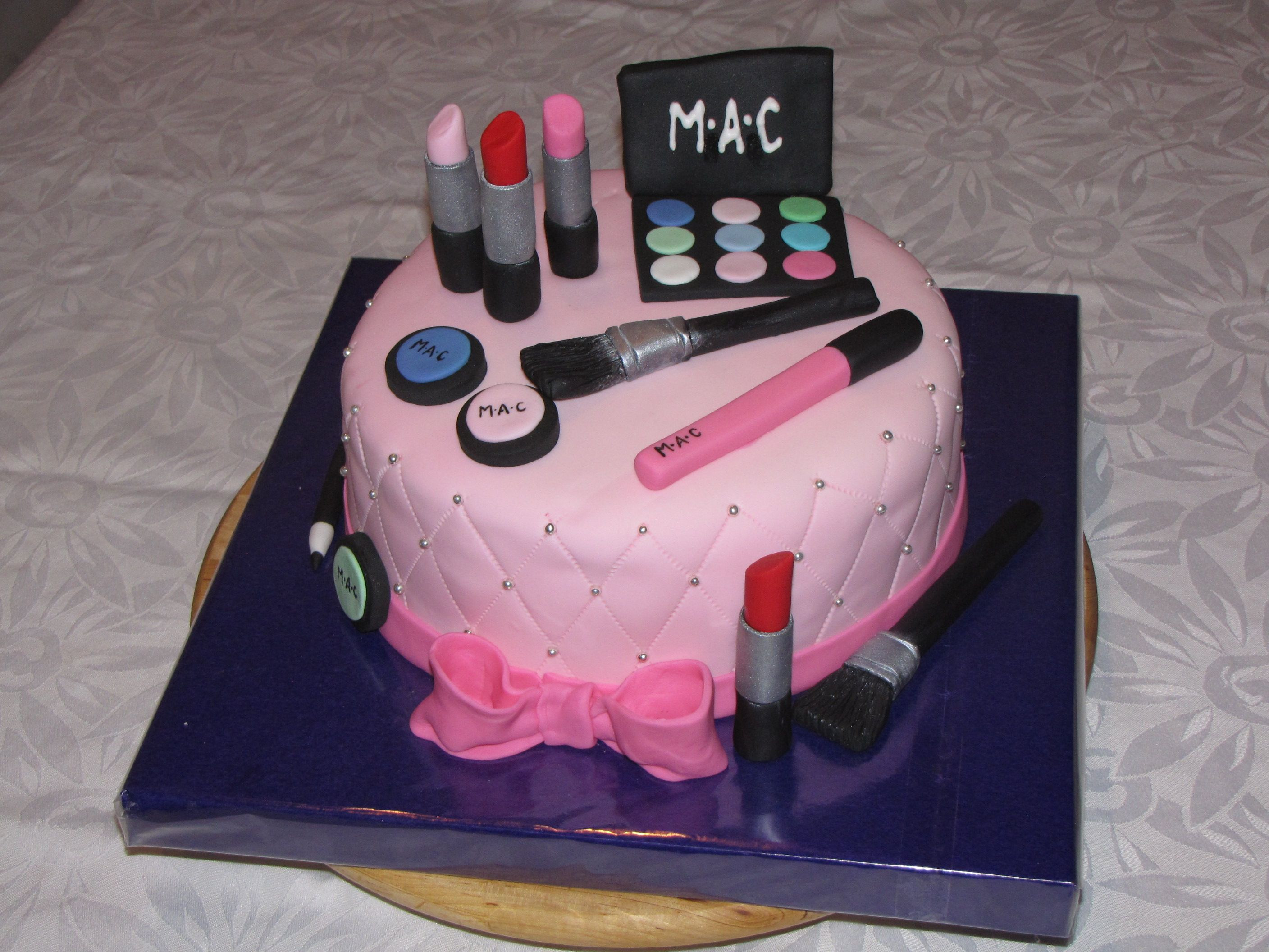 Best ideas about M.a.c Birthday Cake
. Save or Pin M A C Makeup cake M A C Makeup cake for Jenna s 15th Now.