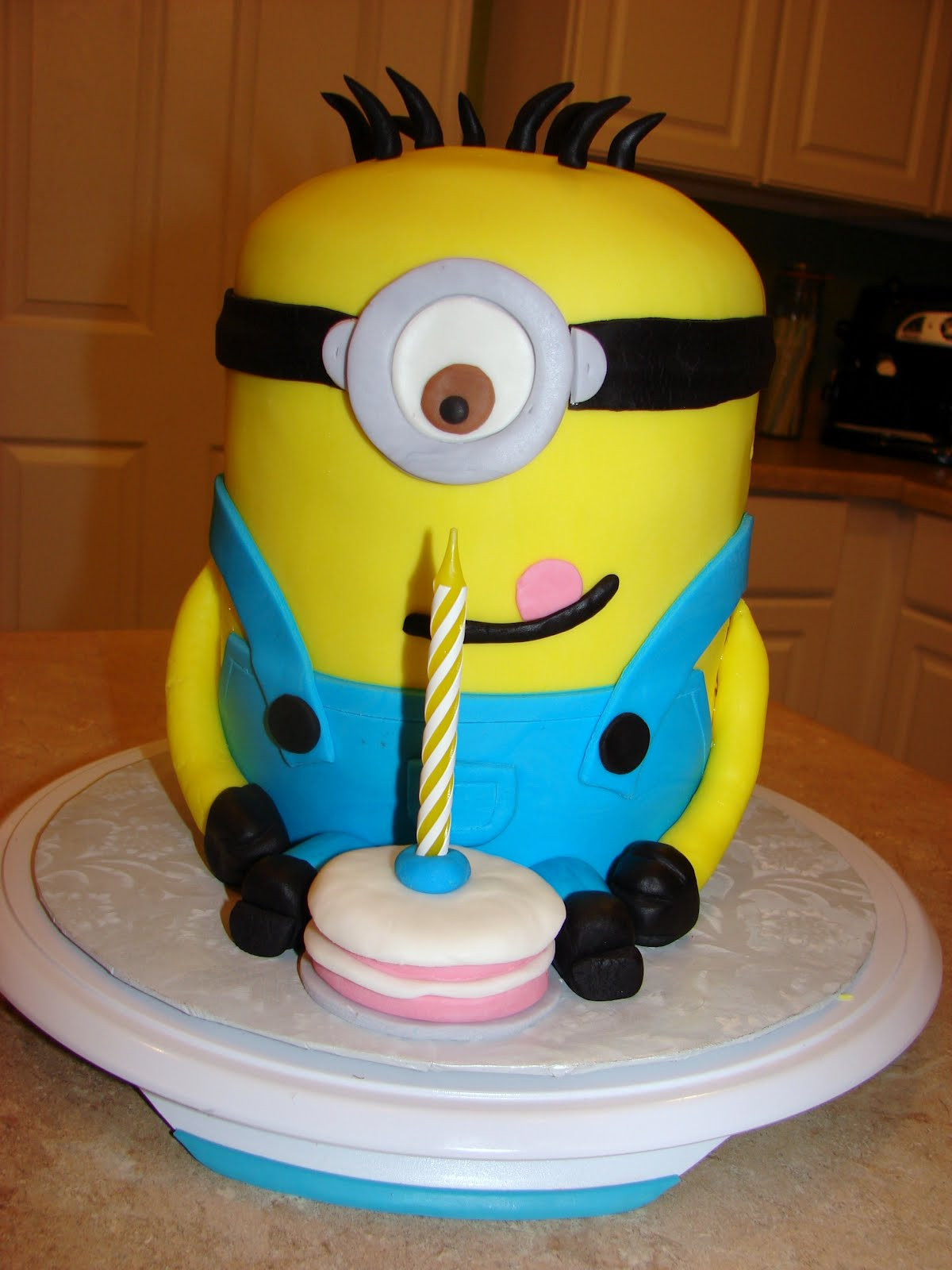 Best ideas about Minion Birthday Cake
. Save or Pin Ipsy Bipsy Bake Shop Minion Cake Now.
