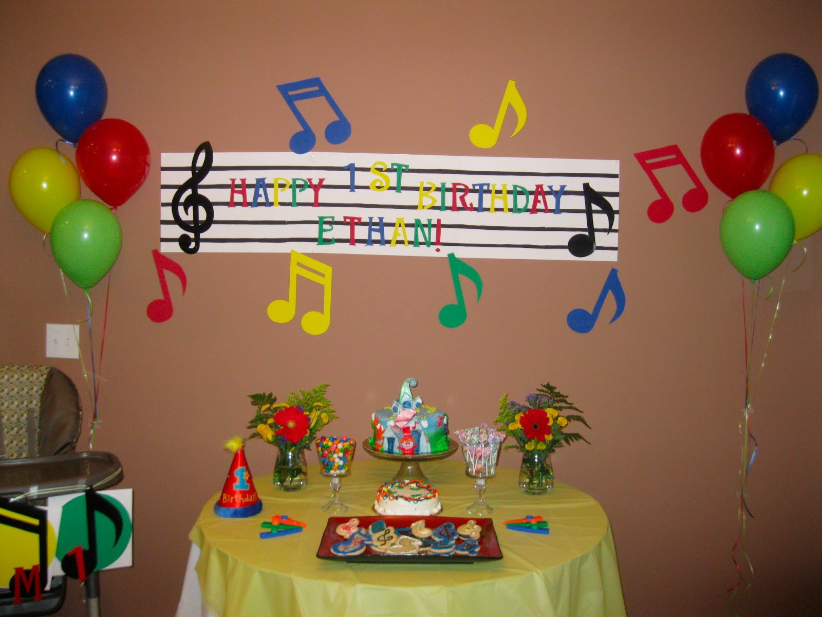 Детский день рождения музыка веселая. Детская музыкальная вечеринка. Вечеринка в музыкальном стиле. Оформление музыкальной вечеринки. Рок вечеринка аниматор.