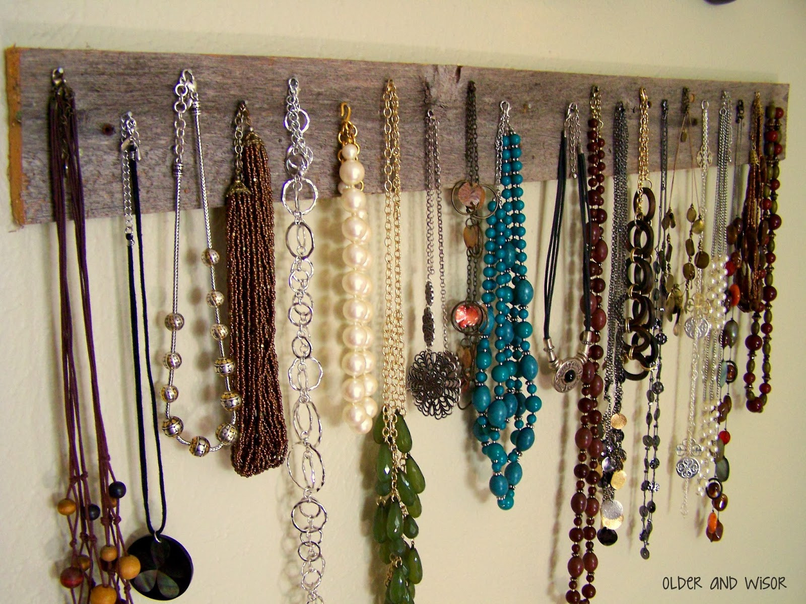 Best ideas about Necklace Holders DIY
. Save or Pin older and wisor DIY free necklace holder under 5 minutes Now.