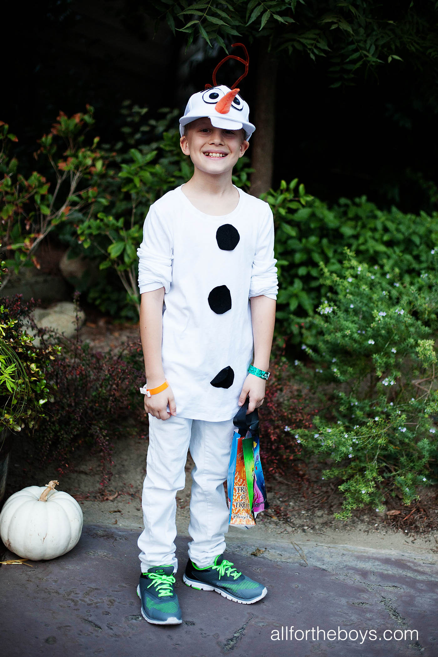 Best ideas about Olaf Costume DIY
. Save or Pin DIY Kids Olaf Costume — All for the Boys Now.