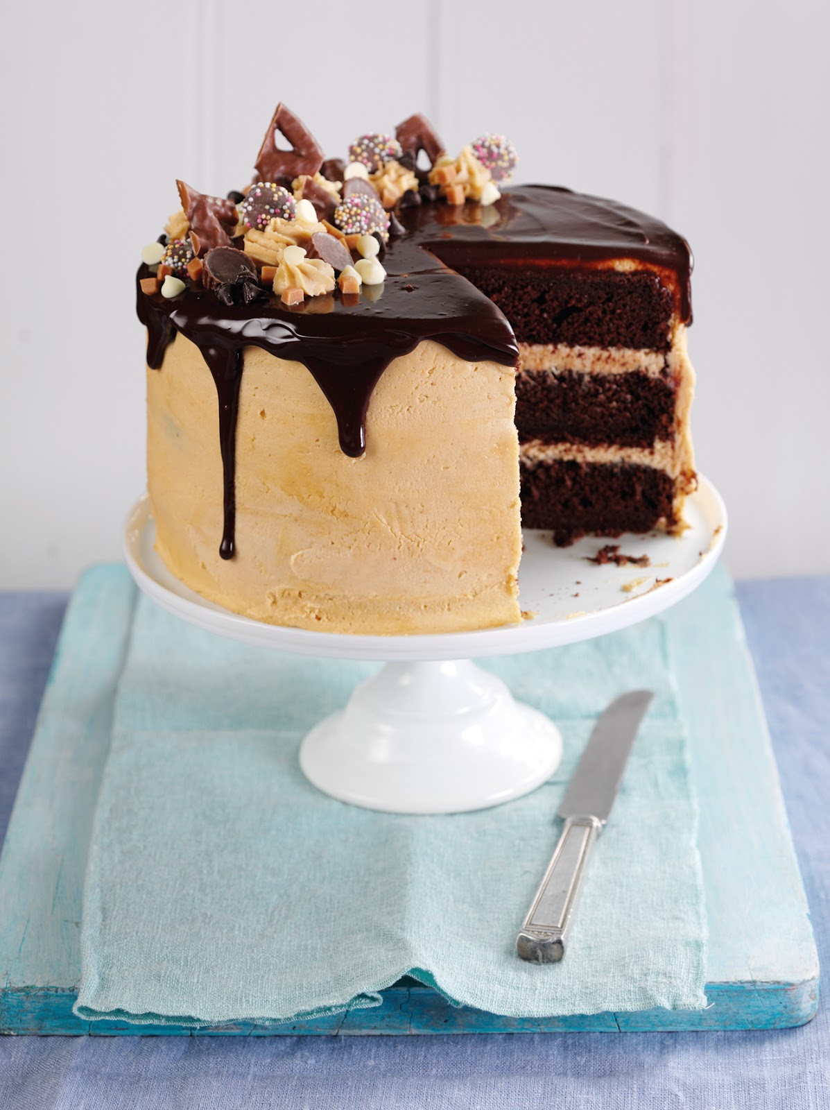 Best ideas about Peanut Butter Birthday Cake
. Save or Pin Chocolate And Peanut Butter Drip Cake Claire Justine Now.