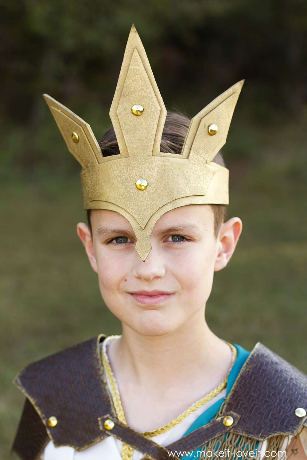 Best ideas about Poseidon Costume DIY
. Save or Pin DIY Greek God Costume POSEIDON Now.