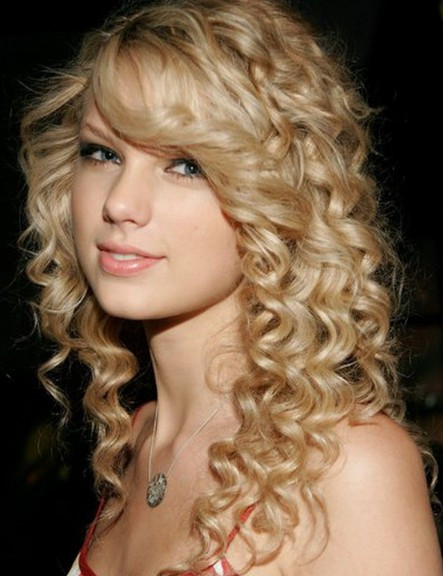 Best ideas about Prom Hairstyle Curls
. Save or Pin Beautiful Prom Hairstyles for Long Hair Now.