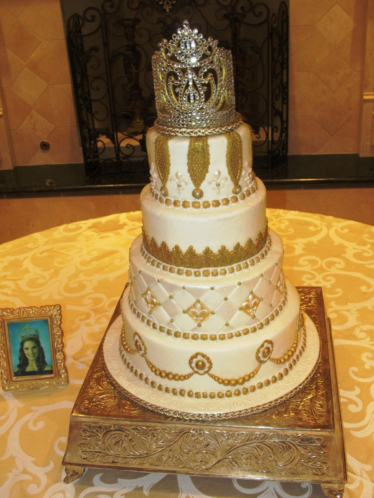 Best ideas about Queen Birthday Cake
. Save or Pin Queen Cleopatra Cake Cake was made for the Queen of the Now.