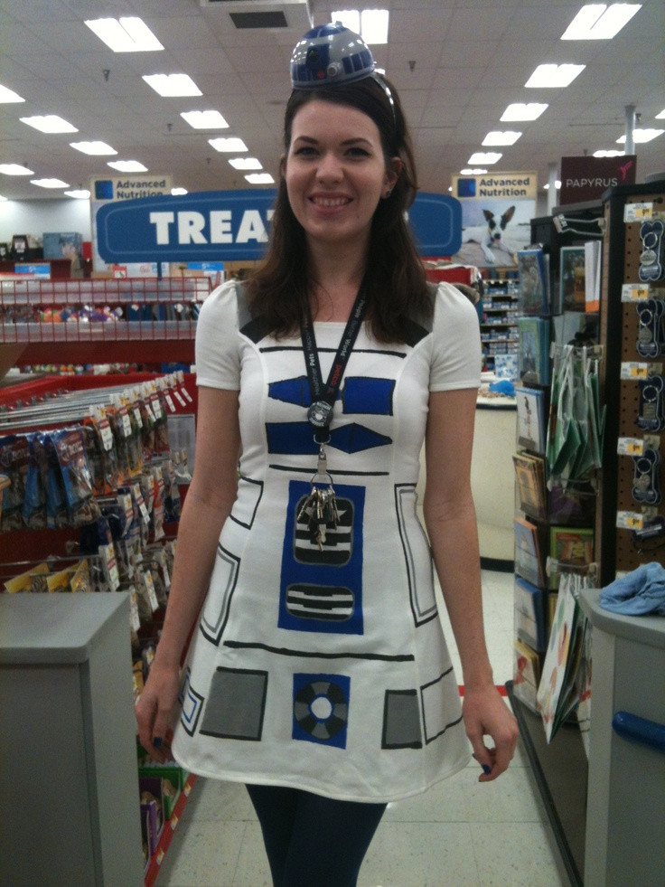 Best ideas about R2D2 Costume DIY
. Save or Pin R2D2 Creative DIY costume from a cup top headband plain Now.