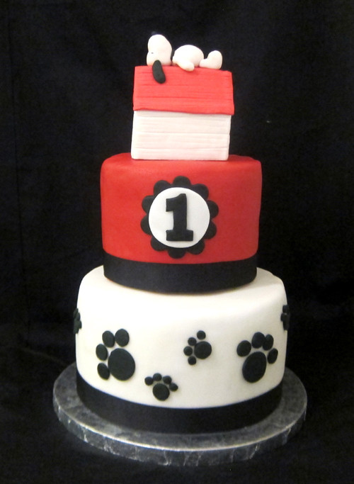 Best ideas about Snoopy Birthday Cake
. Save or Pin Fondant Snoopy Doghouse Tutorial Now.